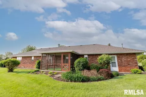 314 E Peoria St, Goodfield, IL 61742 photo 9