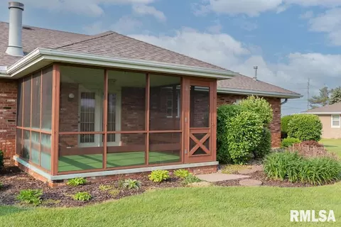 314 E Peoria St, Goodfield, IL 61742 photo 11