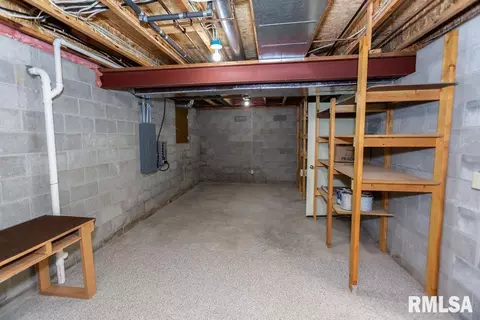 314 E Peoria St, Goodfield, IL 61742 photo 48