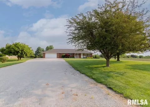 314 E Peoria St, Goodfield, IL 61742 photo 3