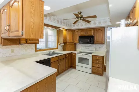 314 E Peoria St, Goodfield, IL 61742 photo 15