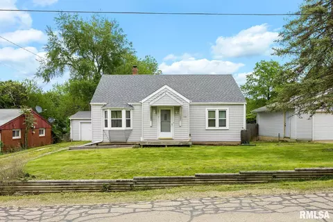 700 Allyn St, Creve Coeur, IL 61610