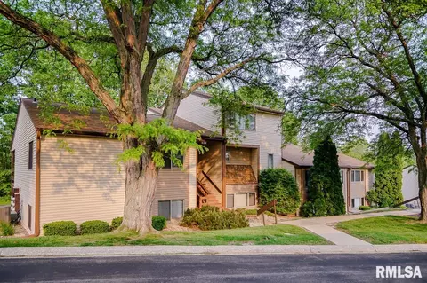 6316 N Allen Rd, Peoria, IL 61614