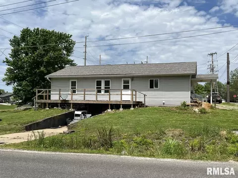 151 E Clinton St, Rushville, IL 62681