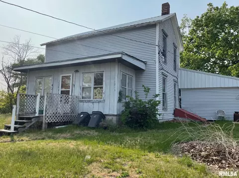 105 N 3rd St, Forest City, IL 61532