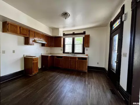 618 W Washington St, Macomb, IL 61455 photo 8