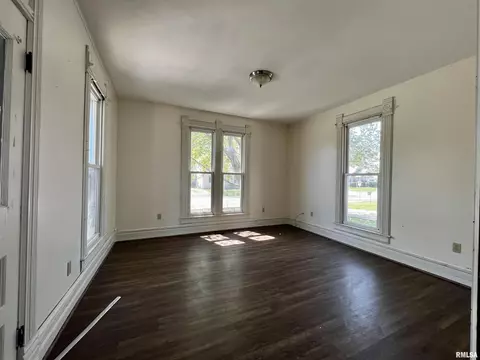 618 W Washington St, Macomb, IL 61455 photo 3
