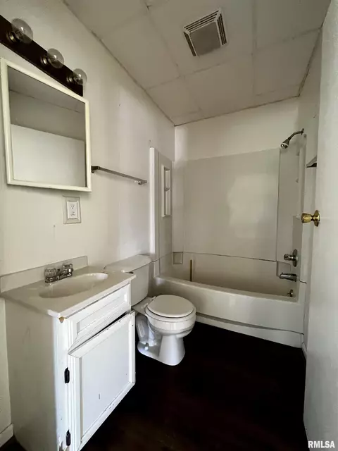 618 W Washington St, Macomb, IL 61455 photo 10