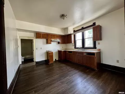618 W Washington St, Macomb, IL 61455 photo 6