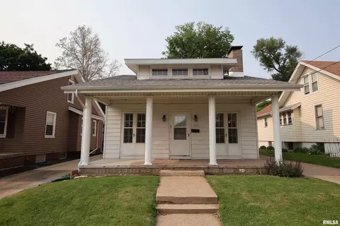 1231 E Seneca Pl, Peoria, IL 61603