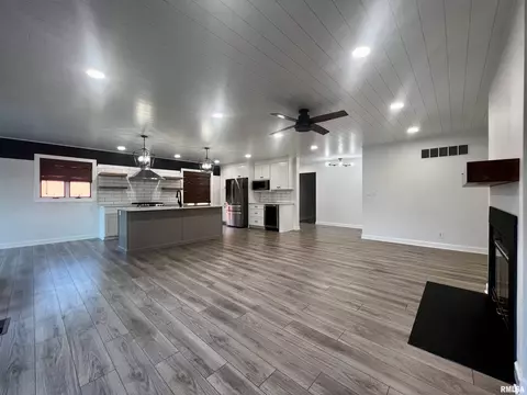 12 Hickory Grv, Macomb, IL 61455 photo 6