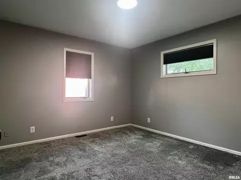 12 Hickory Grv, Macomb, IL 61455 photo 19