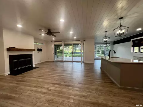 12 Hickory Grv, Macomb, IL 61455 photo 4
