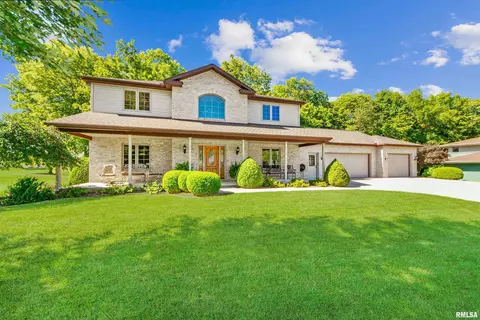 3627 Eagle Bnd, Pekin, IL 61554