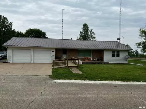 190 Railroad St, Smithfield, IL 61477