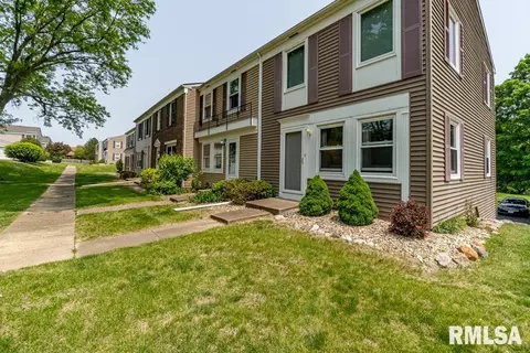 3524 W Richwoods Blvd, Peoria, IL 61604