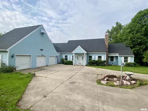 35 Lake Michael Dr, Macomb, IL 61455