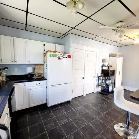 312 W Pine St, Canton, IL 61520 photo 29