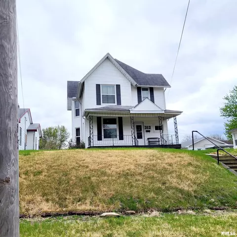 312 W Pine St, Canton, IL 61520 photo 2