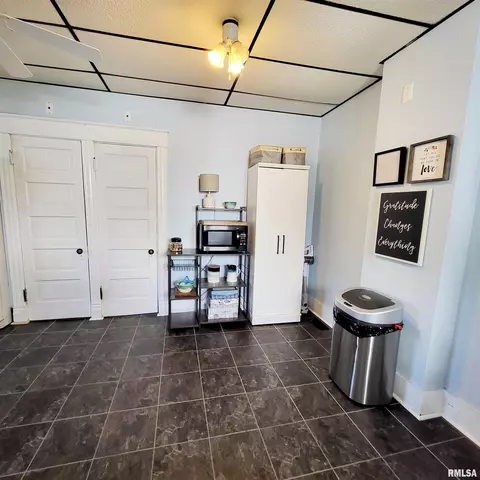 312 W Pine St, Canton, IL 61520 photo 25