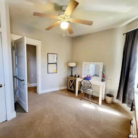 312 W Pine St, Canton, IL 61520 photo 46