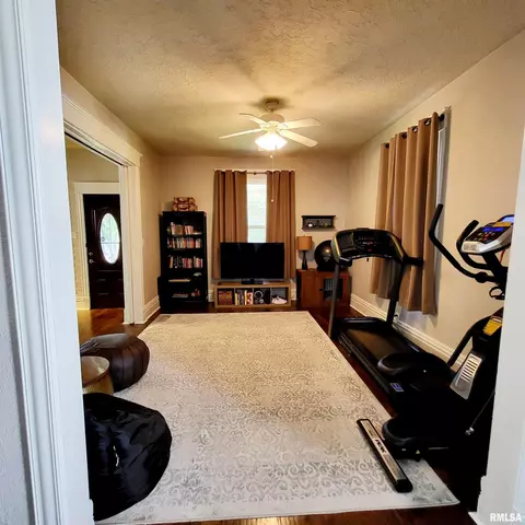 312 W Pine St, Canton, IL 61520 photo 9