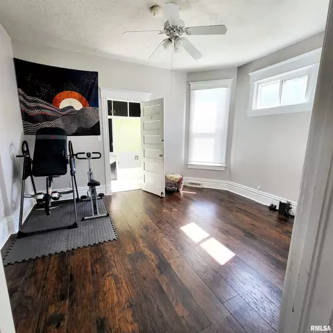 312 W Pine St, Canton, IL 61520 photo 22