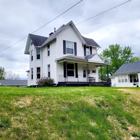 312 W Pine St, Canton, IL 61520