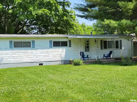 135 W Beech, Canton, IL 61520