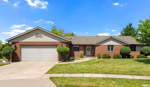 124 Barrington Pl, Morton, IL 61550