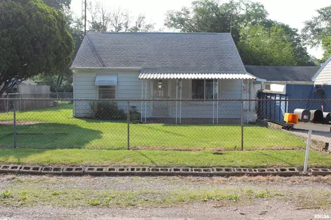 24 River Dr, North Pekin, IL 61554