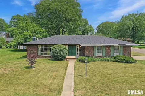 1101 Impala Dr, Henry, IL 61537