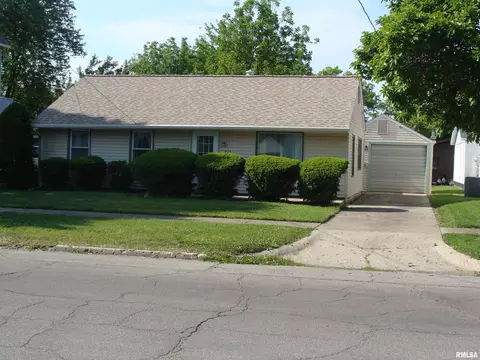215 W Vine St, Canton, IL 67152