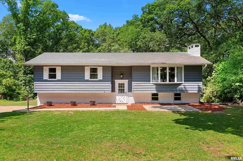 1637 High St, East Peoria, IL 61611