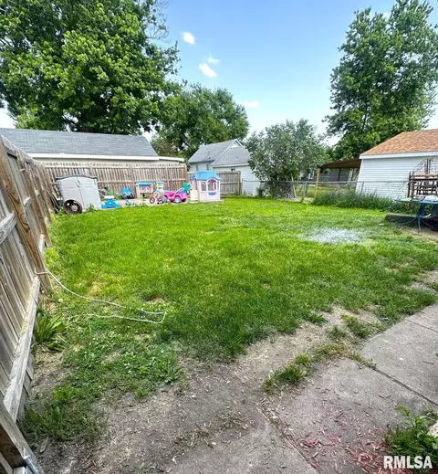 244 E Hickory St, Canton, IL 61520 photo 19