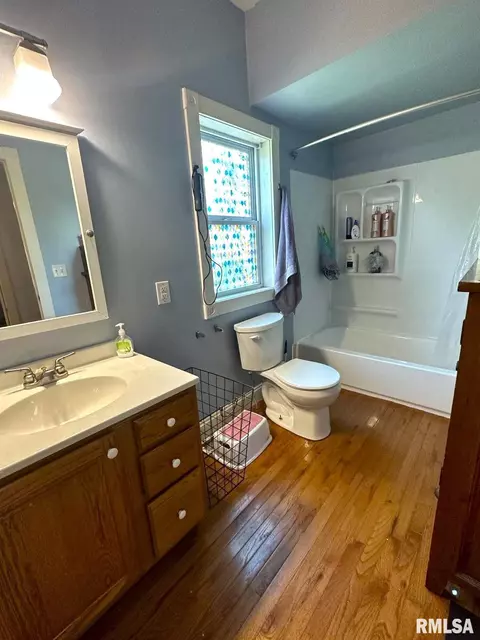 244 E Hickory St, Canton, IL 61520 photo 15