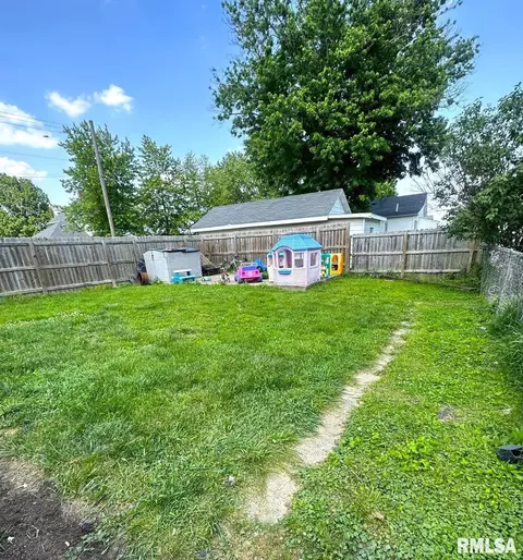 244 E Hickory St, Canton, IL 61520 photo 18