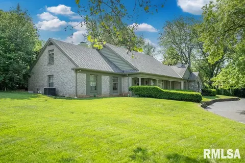 75 Hemlock Ter, Canton, IL 61520 photo 4