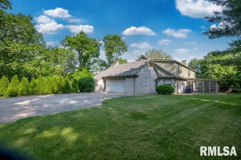 75 Hemlock Ter, Canton, IL 61520 photo 8