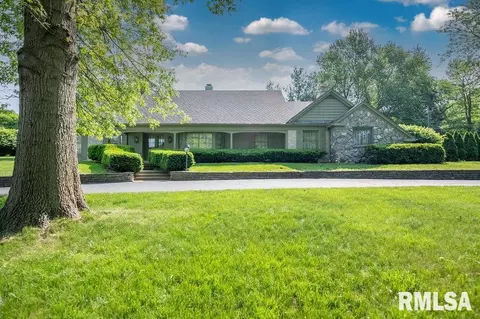 75 Hemlock Ter, Canton, IL 61520 photo 2