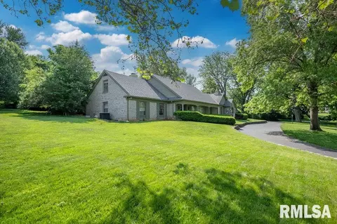 75 Hemlock Ter, Canton, IL 61520 photo 5