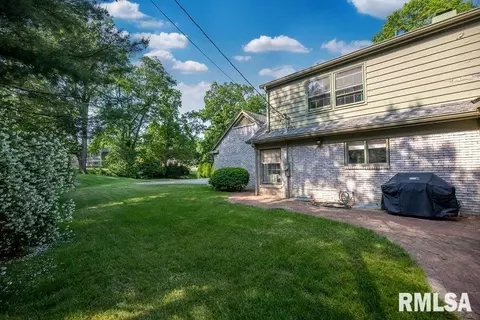75 Hemlock Ter, Canton, IL 61520 photo 10