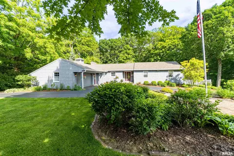 312 Eller Dr, East Peoria, IL 61611