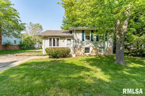1101 Oakwood Rd, East Peoria, IL 61611