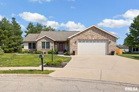1602 Sandstone Ct, Chillicothe, IL 61523