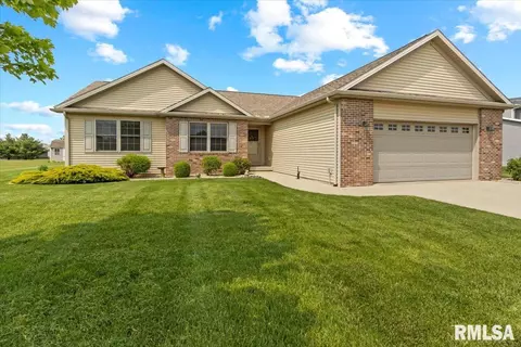 1265 Willow Glen Dr, Metamora, IL 61548
