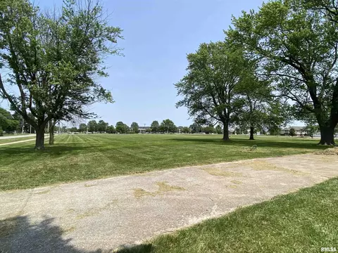 1009 Candy Ln, Macomb, IL 61455 photo 6