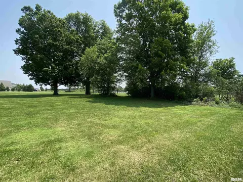 1009 Candy Ln, Macomb, IL 61455 photo 2