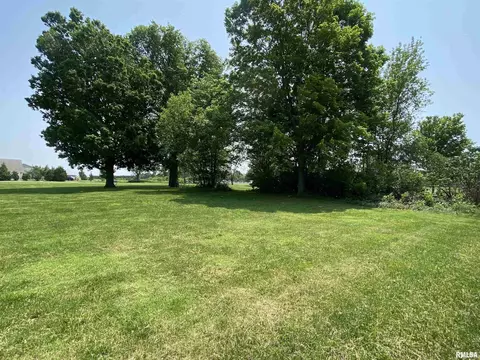 1009 Candy Ln, Macomb, IL 61455 photo 2