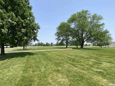1009 Candy Ln, Macomb, IL 61455 photo 4